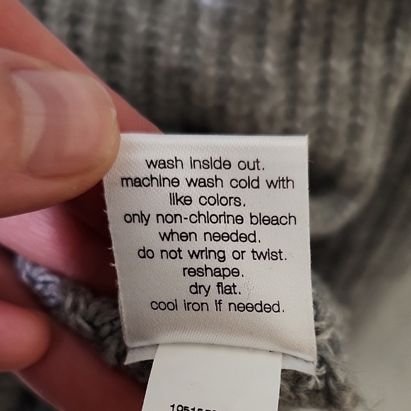 Elizabeth and James V-Neck Sweater in Gray and White - Picture 4 of 10